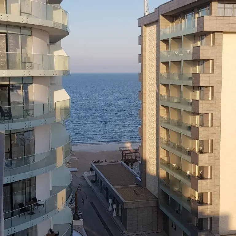 Apartament Mamaia zona de lux, Hotel Opera, White tower-str Lotus nr 9