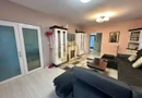 Casă premium cu panouri solare, stație EV, anexă locuibilă și grădină