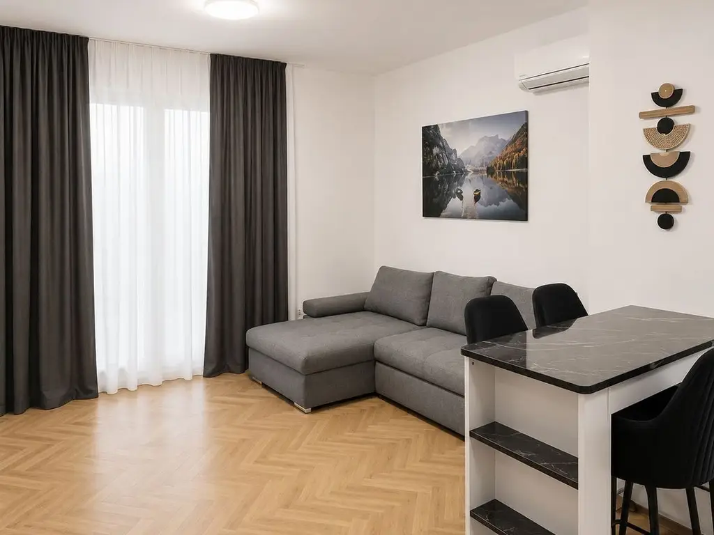 Apartament 2 camere, bloc nou, prima închiriere, 2 locuri de parcare