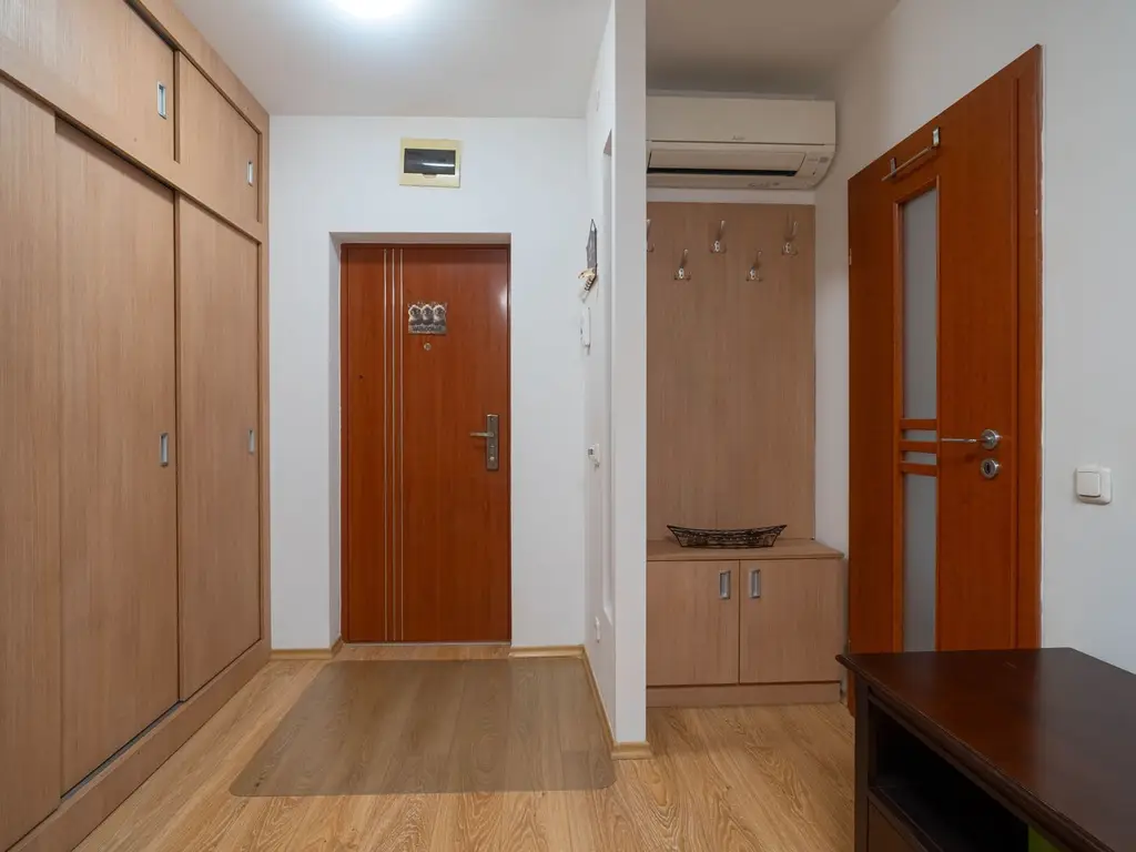 Apartament 2 camere cu lift și cheltuieli mici