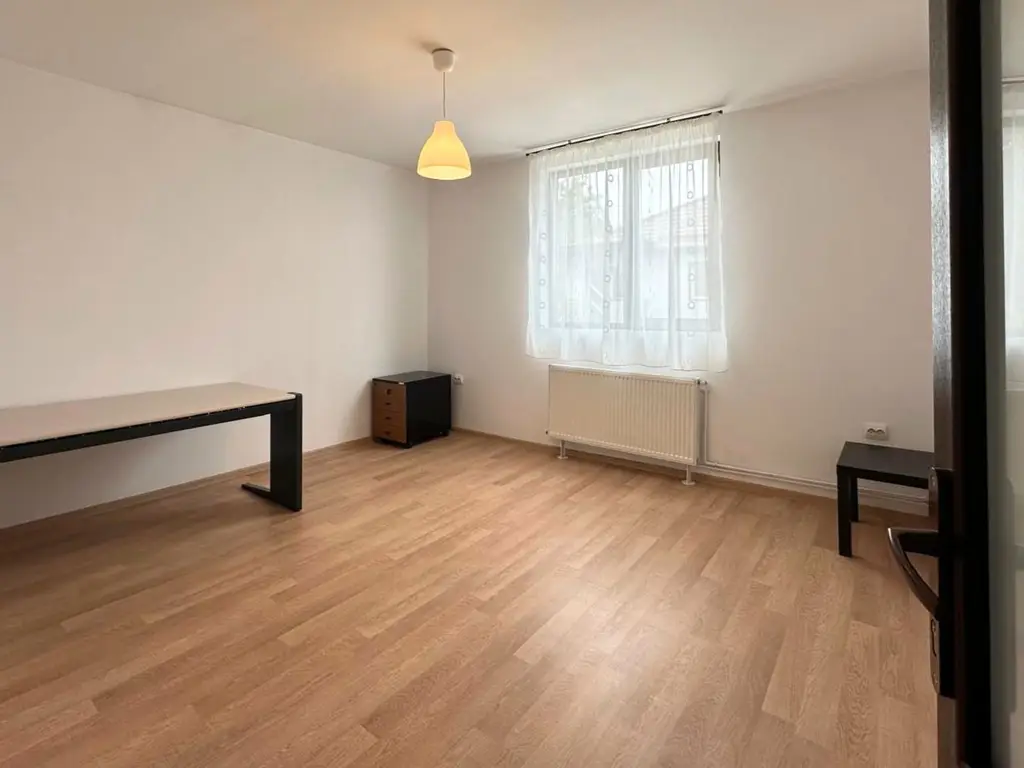 Inchiriere casă complet renovată cu 4 camere Băneasa, Sector 1
