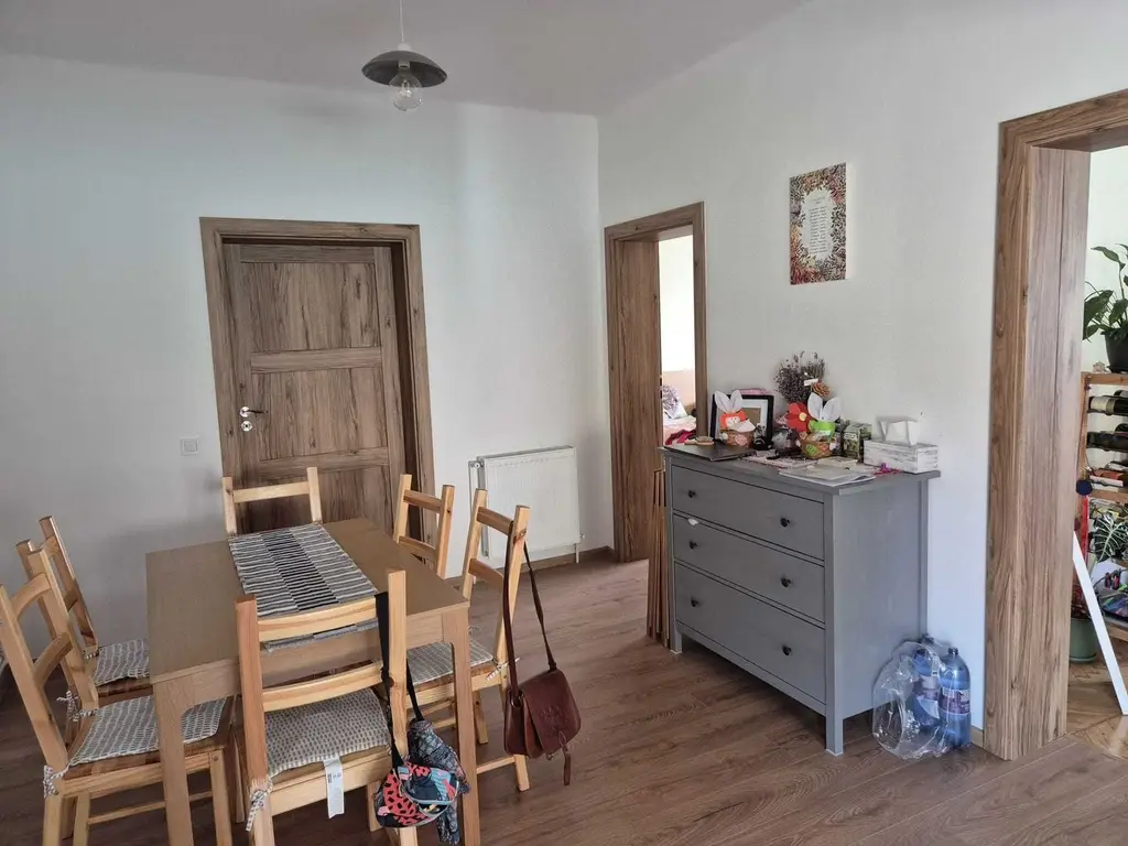 BRASADAS vinde casă familială cu 4 cam zona Titulescu.