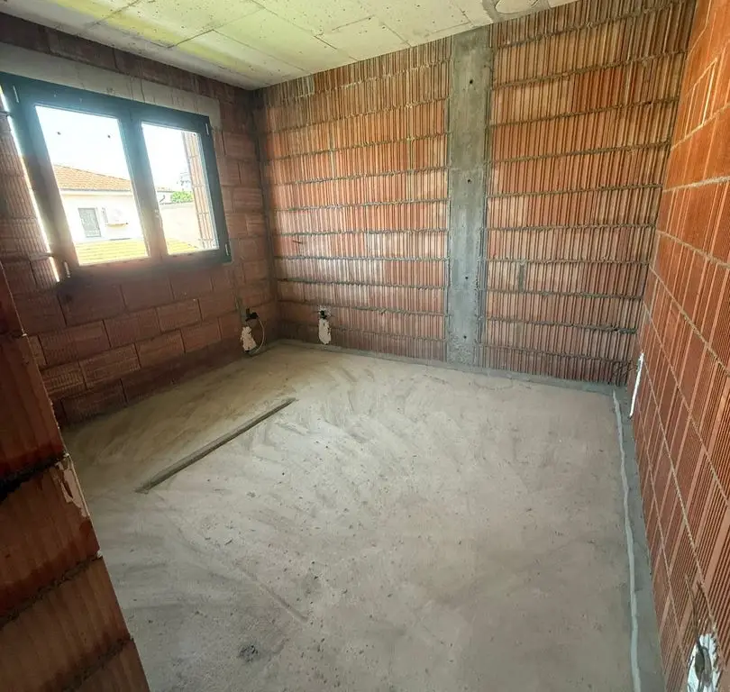 BRASADAS vinde Duplex zona Closca.