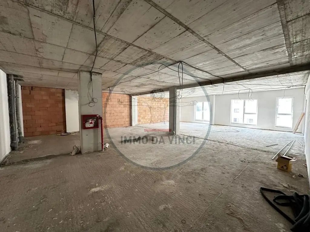 Spatii birouri 142mp si 194mp Marasti Iulius Mall finisaje la cerere