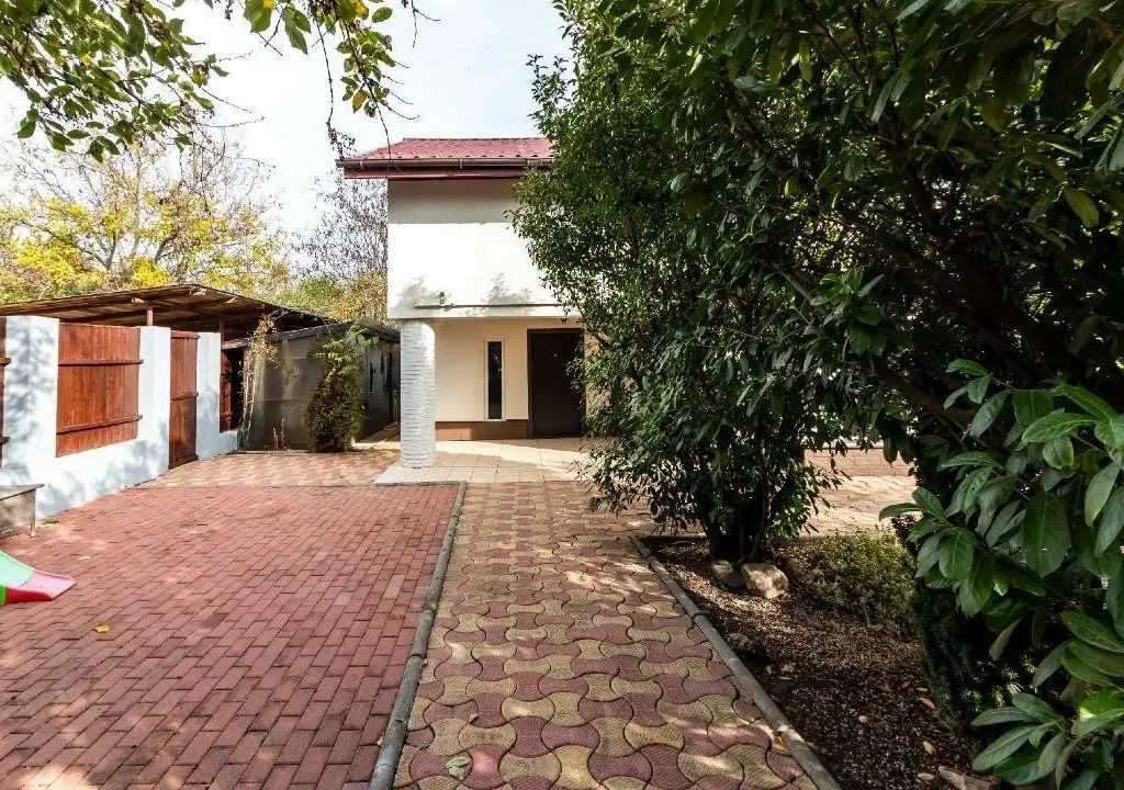 Casa individuala sector 5, strada dantelei, 500 m2 curte