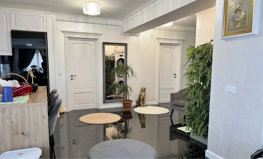 P. F. Penthouse Bucium 3 camere 140 mp MOBILAT