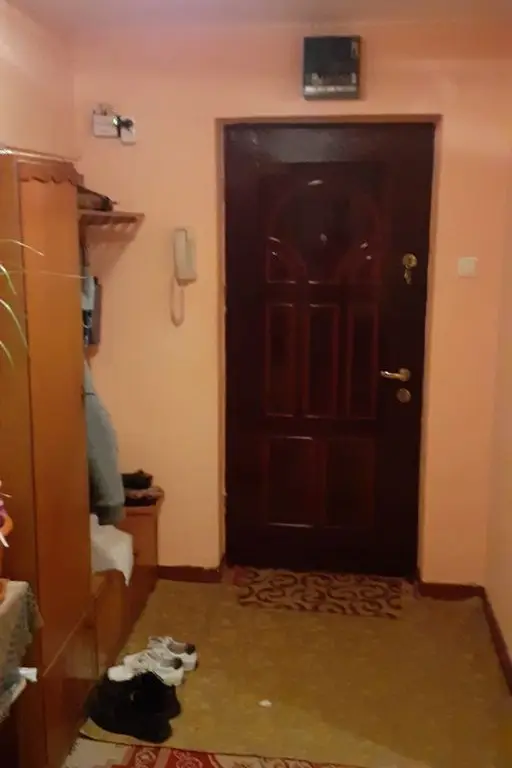 BRASADAS vinde ap 3 cam etaj 4/4 lângă Economic.