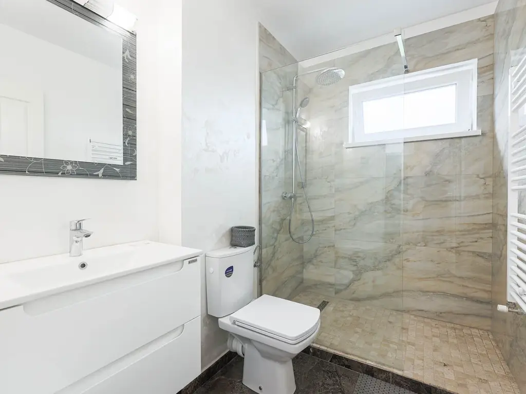 VÂNDUT! Apartament modern și luminos într-un bloc nou din 2022