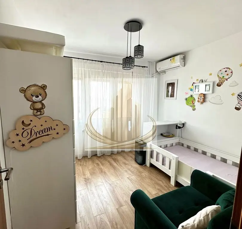 Apartament cu 4 camere si 2 bai | 84 mp | decomandat | zonă centrală