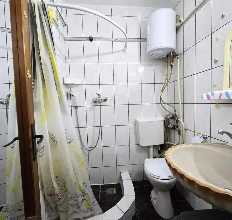 De vanzare garsoniera Tiglina 1, la A-uri, et. 2, 36.000 euro