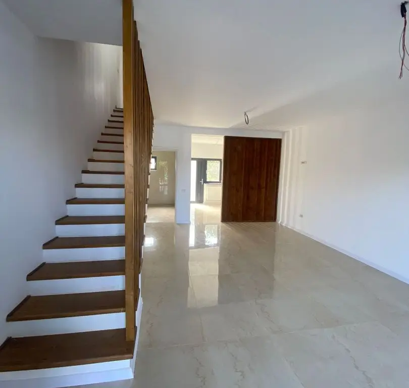 Duplex de vânzare 110 MP An. 2023 in Com Lumina Constanta