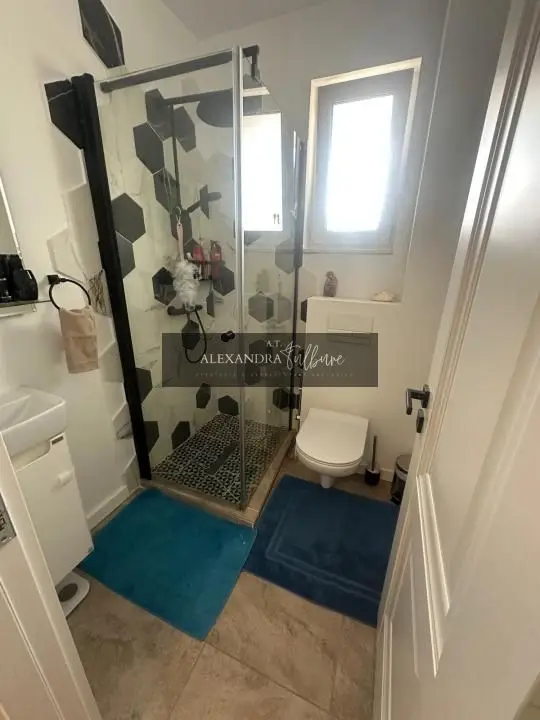 Apartament de vanzare 3 camere, 66 mp, 2 bai, balcon, 2 parcari