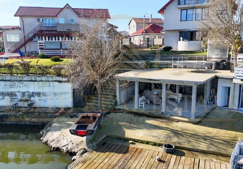 Năvodari - Casă exclusivistă cu ponton privat – Primul rând la lac