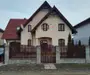 Casa individuala. Mobilata si utilata. Mosnita. Pozitie buna.