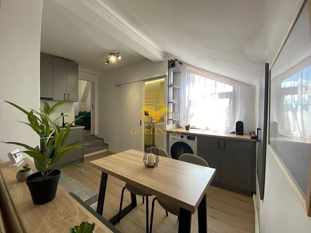 Apartament 40 mp la 2 minute de Piata Muzeului! Bloc istoric cu lift!