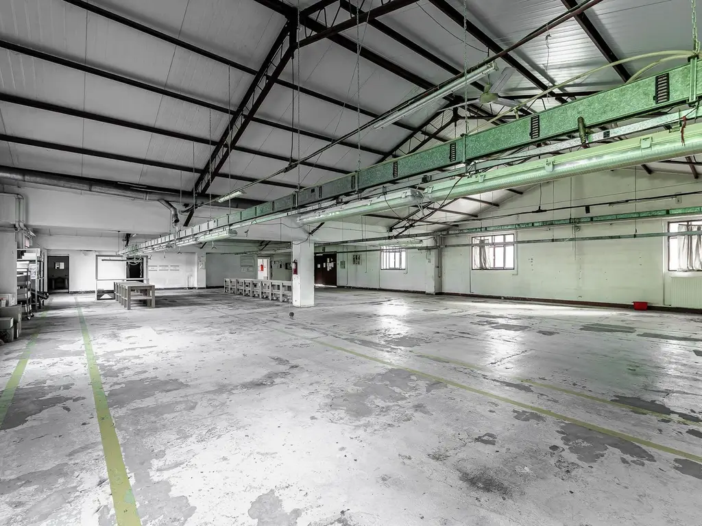 4.049 mp Hale industriale în Arad, aproape de A1