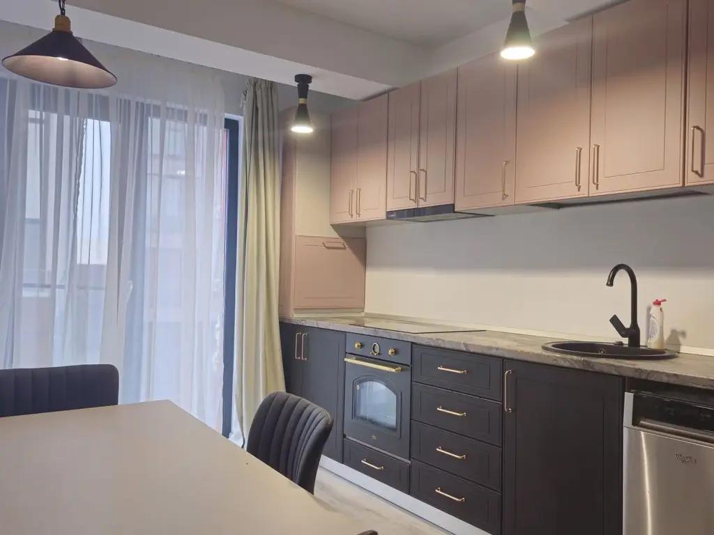 Apartament 2 camere Central Park, etaj 1, 560 euro