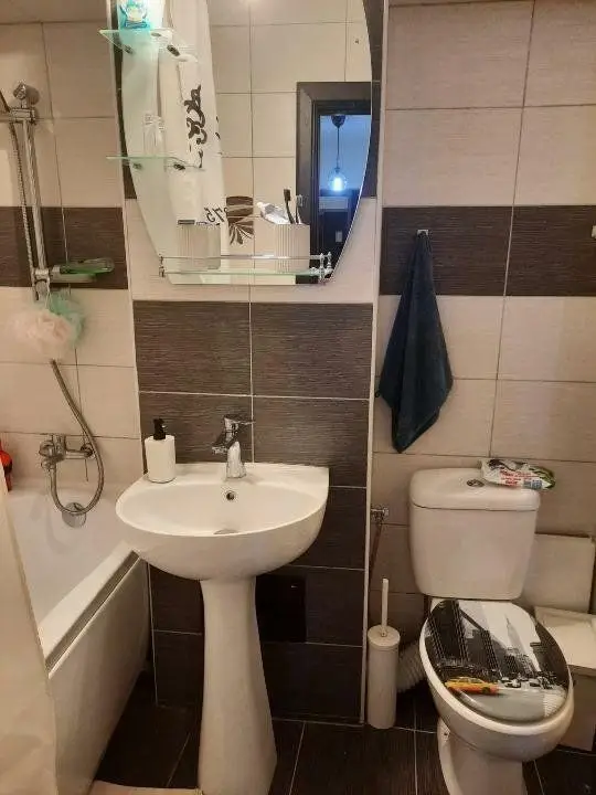 De vânzare apartament 4 camere Militari Veteranilor