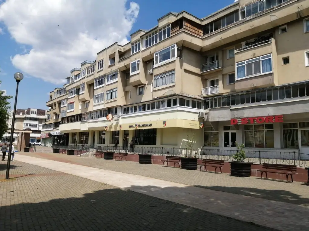 Spațiu comercial ultracentral, 200 mp singurul vad 100% pietonal Roman