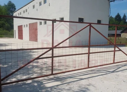 HALĂ DE VÂNZARE SAU ÎNCHIRIERE, ÎN LOC.. BĂUȚAR, JUD. CARAȘ-SEVERIN