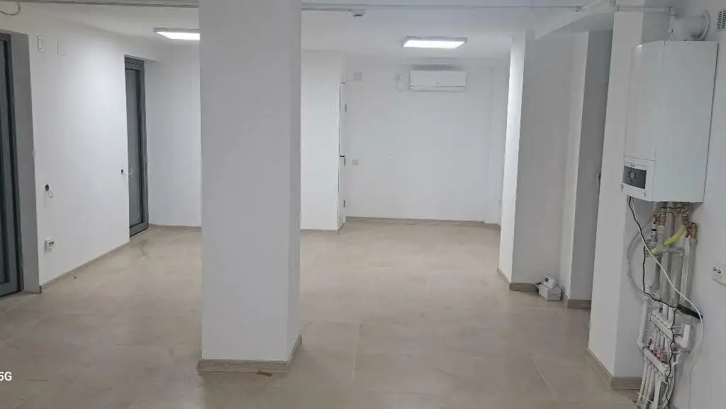 BRASADAS închiriază sp com 35mp zona UNIRII