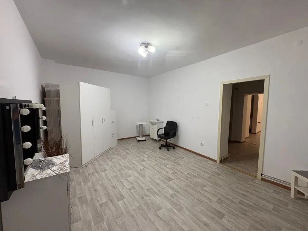 INCHIRIERE SPATIU SALON INFRUMUSETARE
