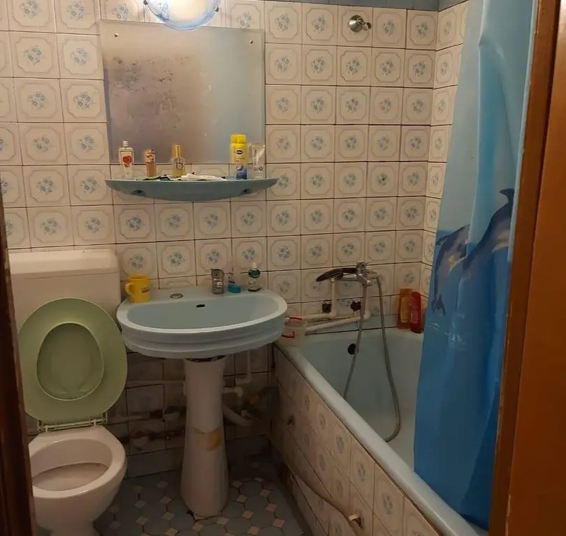 Vand apartament 3 camere langa policlinica Malcoci