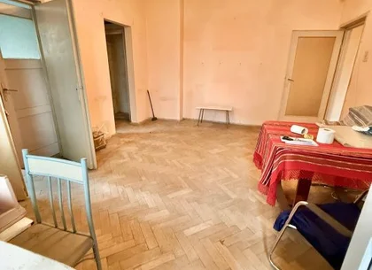 Metrou Lujerului - ap. 3 camere - necesita renovare completa