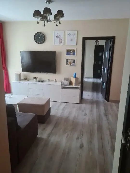 De vânzare apartament 4 camere Militari Veteranilor