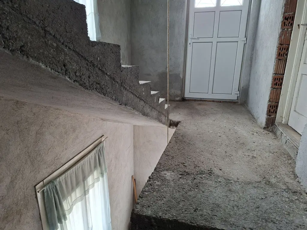 BRASADAS vinde casa individuala 8 cam 8.6a zona Baritiu.
