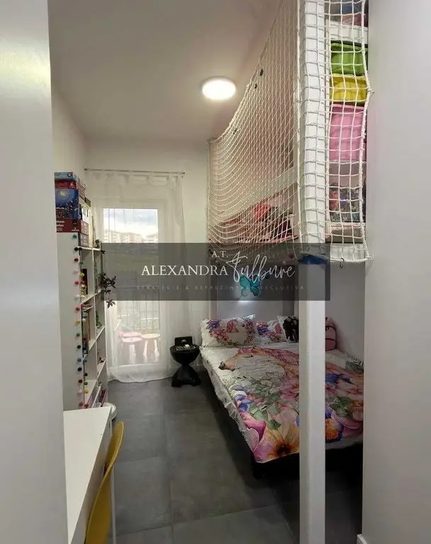 Apartament de vanzare 3 camere, 2 bai, gradina, parcare, Poligon