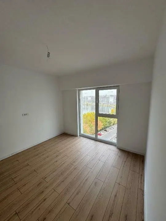 Pers fizică - Apartament de vis cu 3 camere şi vedere superba spre lac!