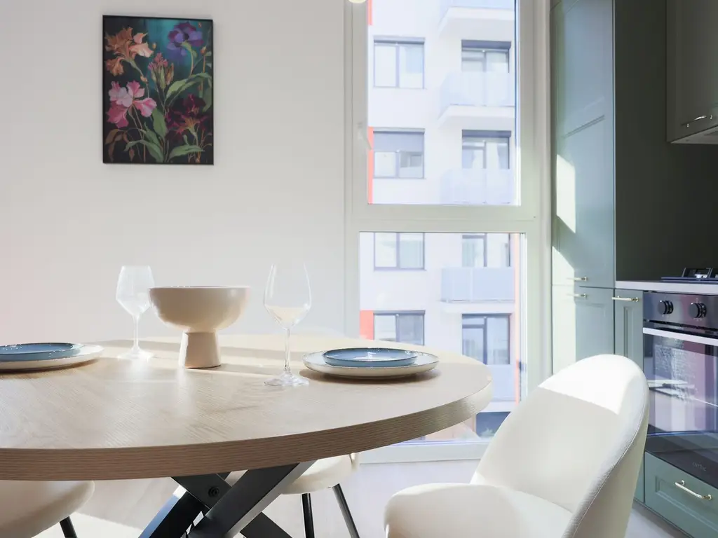 Apartament cu 2 camere NOU, finisat cu Chirias inclus