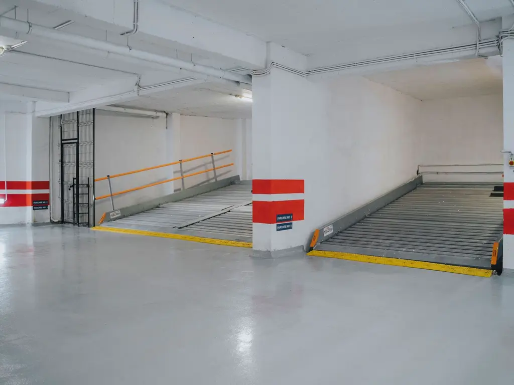 2 camere, ultracentral, Oradea. 206 000 E. Comision 0