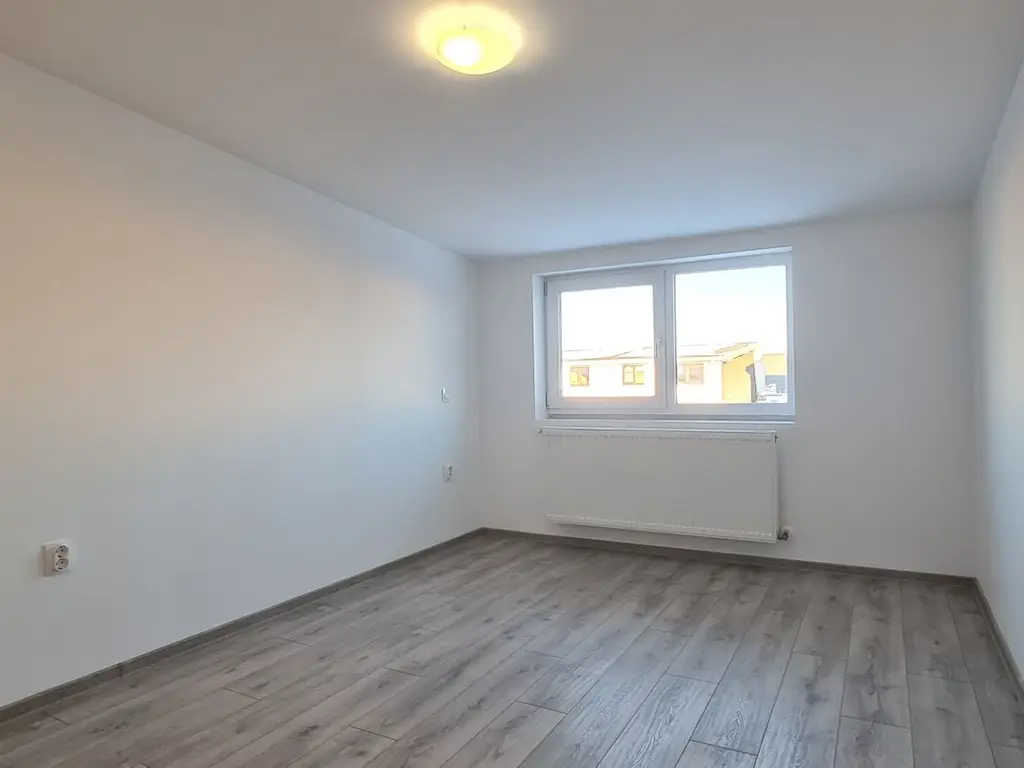 Casa semimobilata semiutilata in Cartier Izvor Tarlungeni Brasov