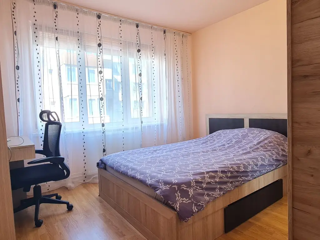 Apartament 4 camere decomandat mobilat utilat