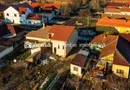 Casă nouă cu etaj semifinalizată, zonă liniștită în Aradul Nou