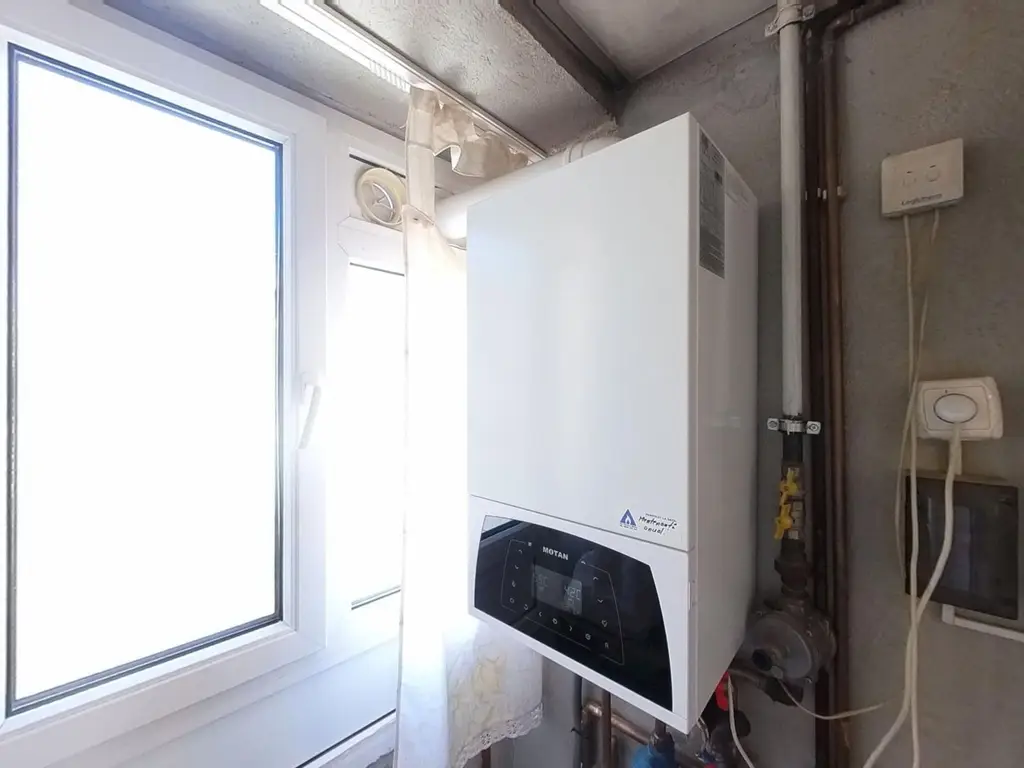 Apartament 4 Camere Ultracentral, Decomandat, Etaj 2