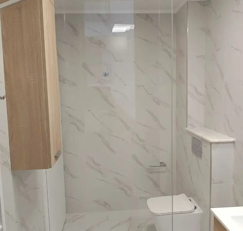 2 apartamente de vanzare