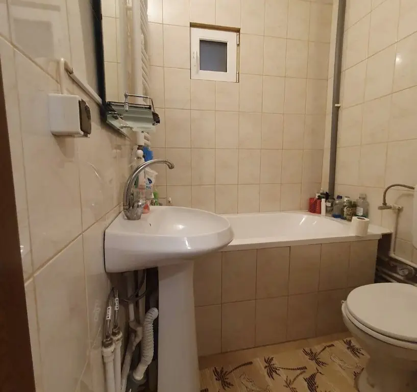Vand apartament 2 camere