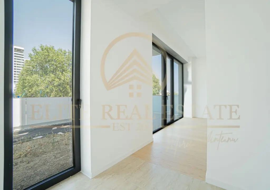 Stațiunea Mamaia - Vânzare apartament cu 2 camere cu terasa, primul rând la mare