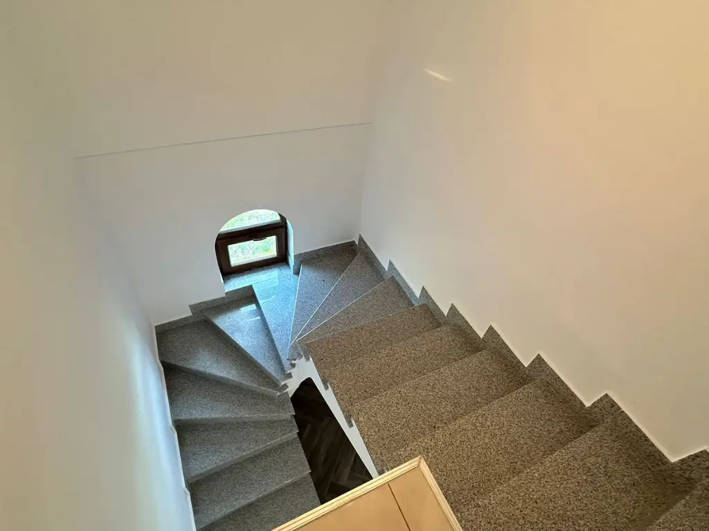 Vilă de vânzare 1500 mp teren