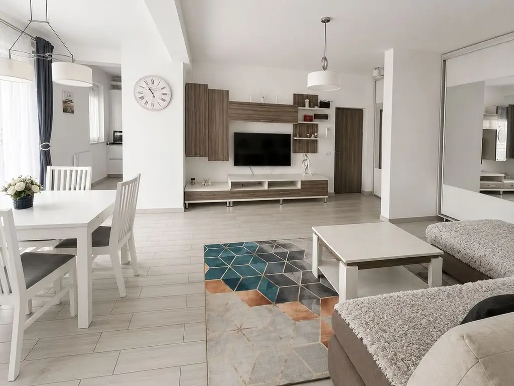 Apartament modern cu 3 camere de închiriat | Etaj 1 | 68 mp + terasă