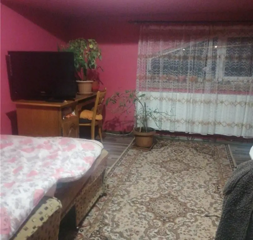 BRASADAS vinde casa din cărămidă cu 2 cam. zona Baritiu.