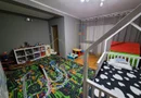 Casa individuala. Mobilata si utilata. Dispune de toate utilitatile.