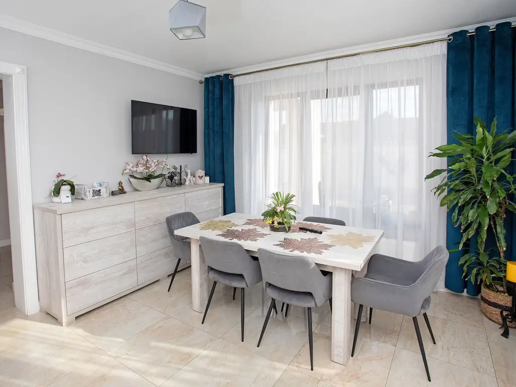 Vilă P+M, Clujului, 190 mp, teren 520 mp, singur în curte. 225 000 E
