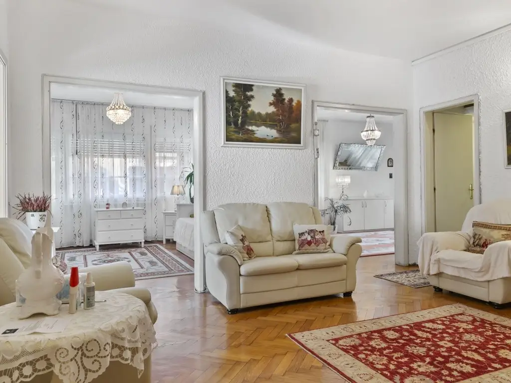 Vând apartament lux