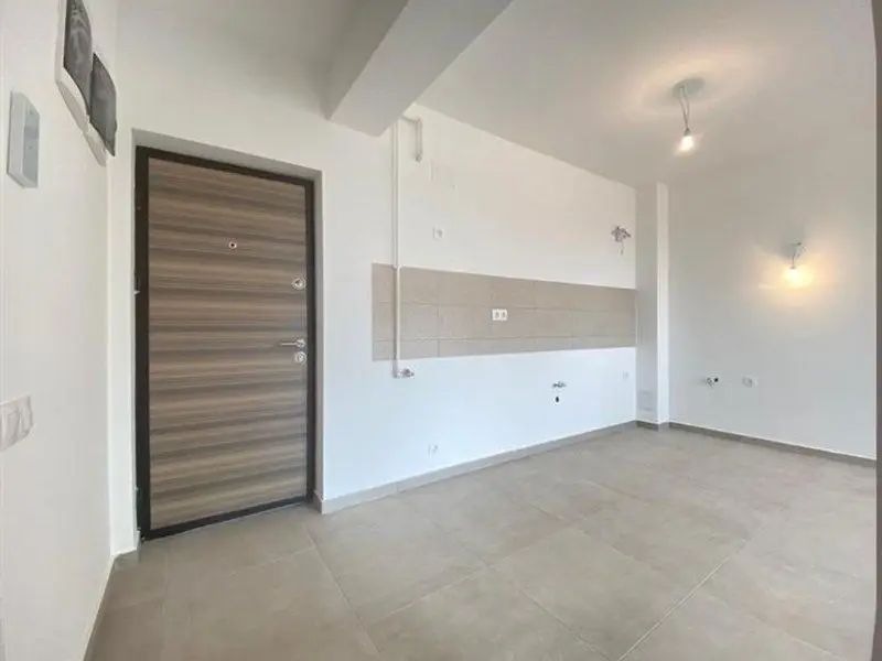 Apartament tip studio pozitionat la etajul 1 zona Tractorul Brasov