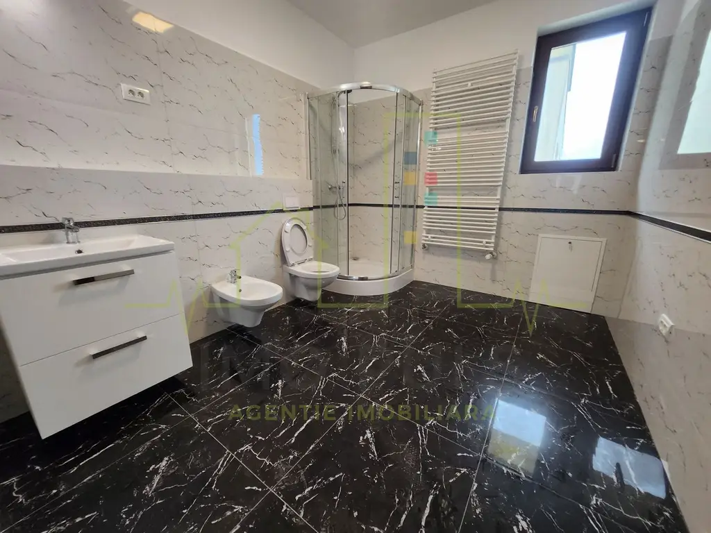 Casa Individuala. Piscina. 2 Garaje. Timisoara. Posibilitate rate