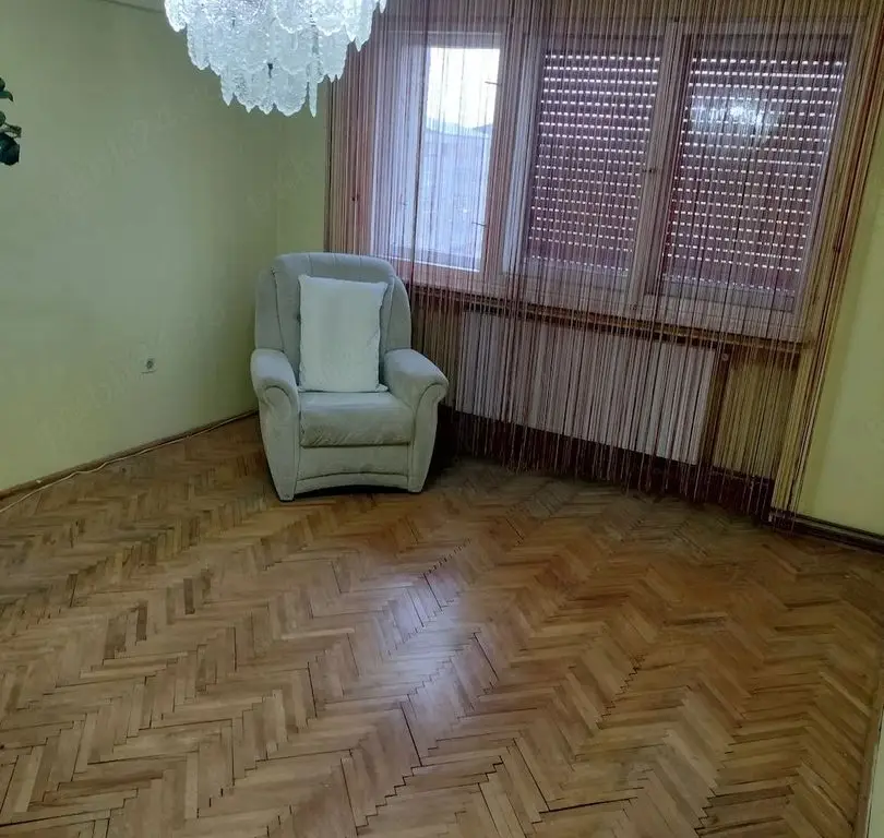 BRASADAS vinde ap 3 cam etaj 4/4 in Micro 16 Brândușa.